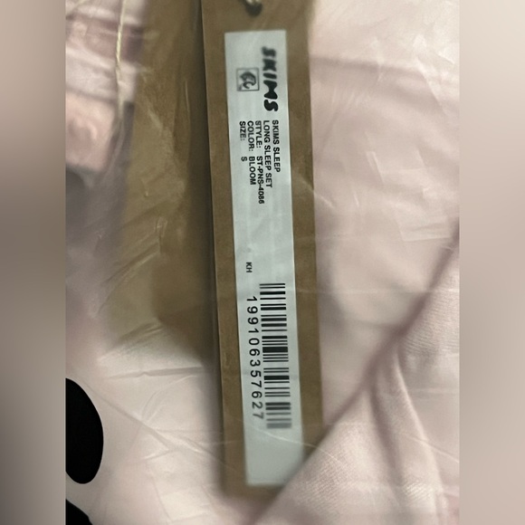 SKIMS Sleep Long Sleeve Pajama Set Bloom Pink Small - Picture 8 of 10